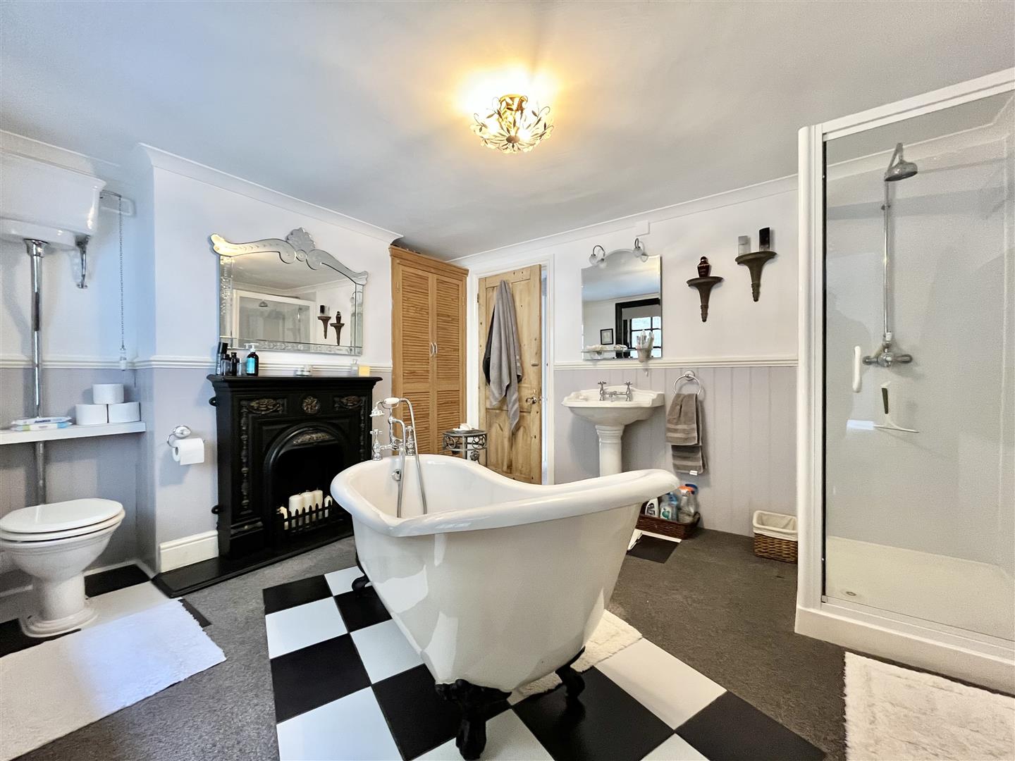 4 bed property in Rock-A-Nore Road, Old Town, Hastings